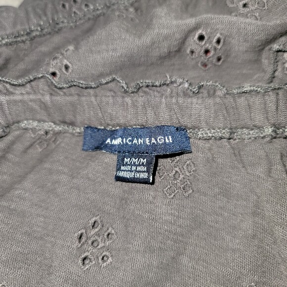 American Eagle Eyelet Crop Top Size Medium - Picture 2 of 4